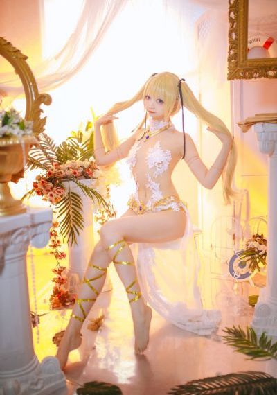 丰满女老板bd高清2