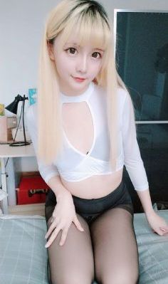 他唇之下